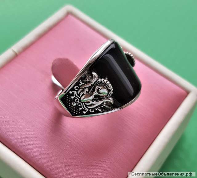 Серебряное кольцо с натуральным ониксом