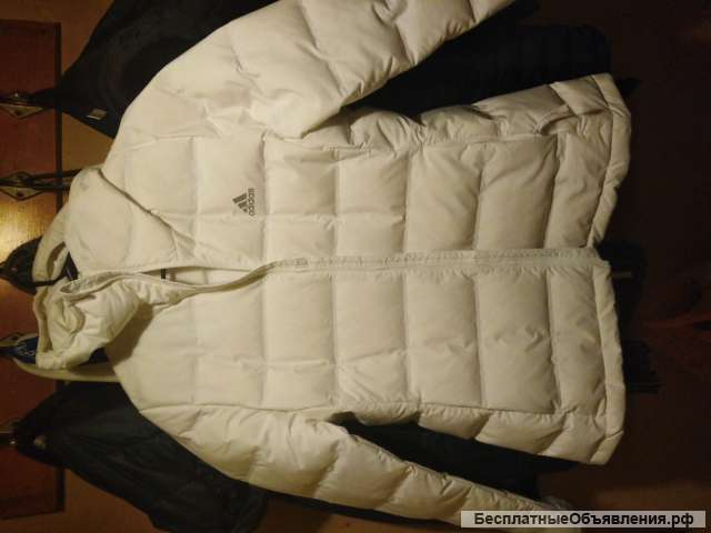 Белая куртка Адидас 48 размер