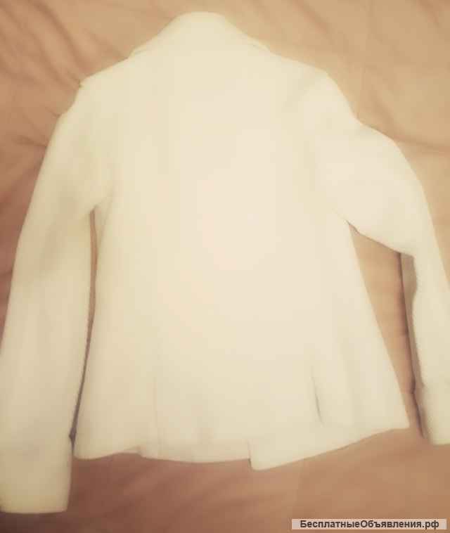 Жакет белый демисезонный