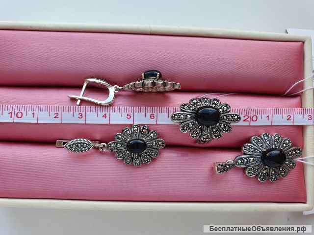 Комплект с ониксом натуральным и марказитами серебро