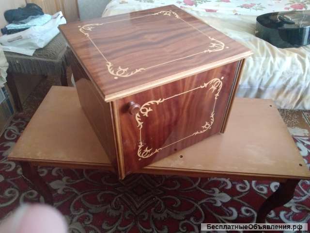 Тумбочка телефонная