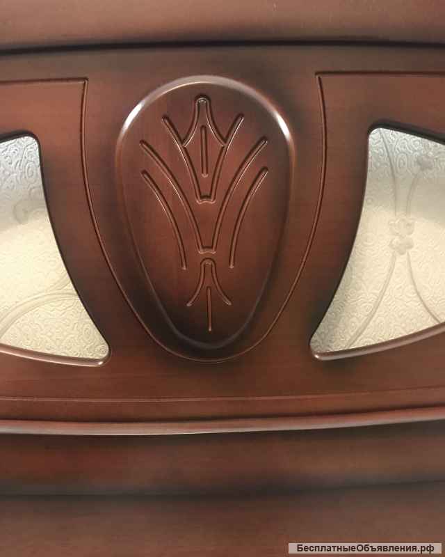 Кровать двухспальная с матрасом