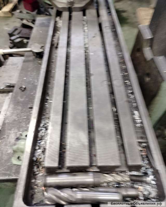 Станок вертикально-фрезерный 6Р12