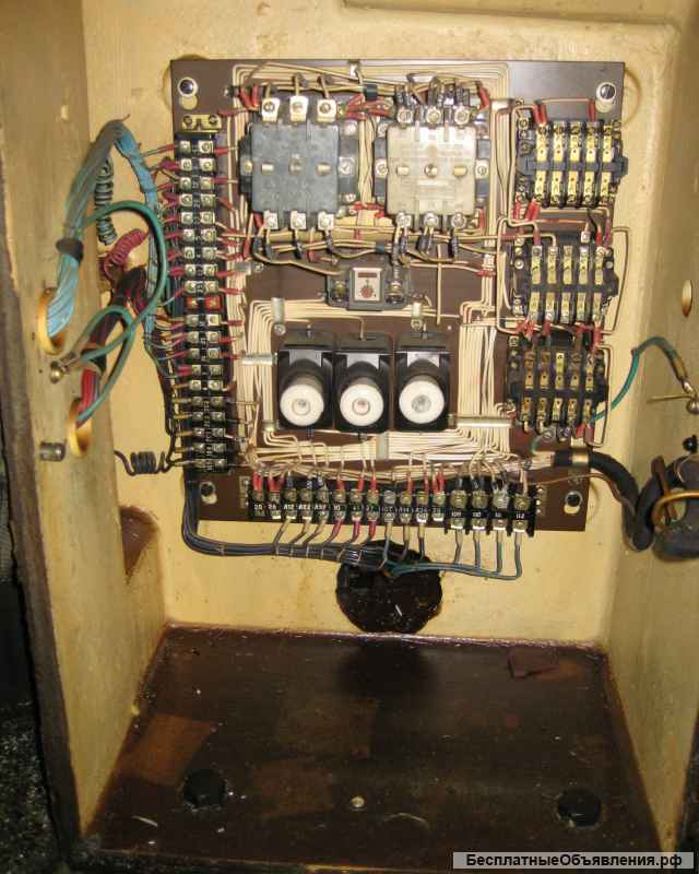 Станок вертикально-фрезерный 6Р12