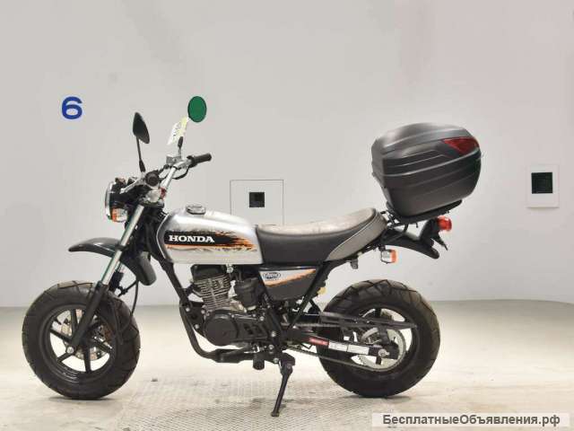 Мотоцикл нэйкед Honda APE 50 рама AC18 minibike мини-байк задний мотокофр