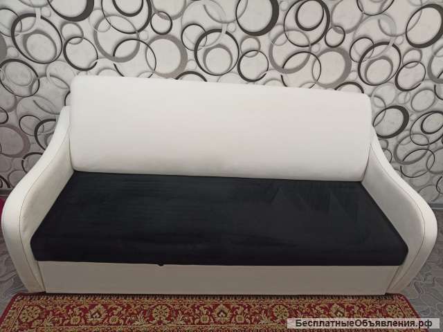 Красивый диван для удобного отдыха