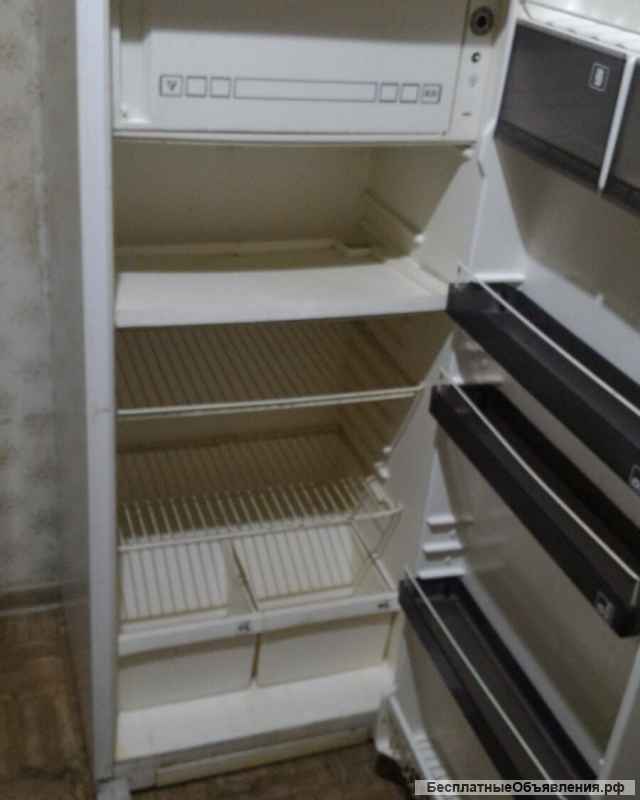 Холодильник "Полюс" б/у, в хорошем, рабочем состоянии