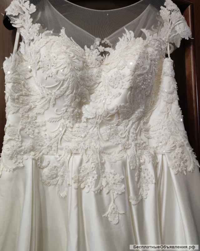 Очень красивое свадебное платьею