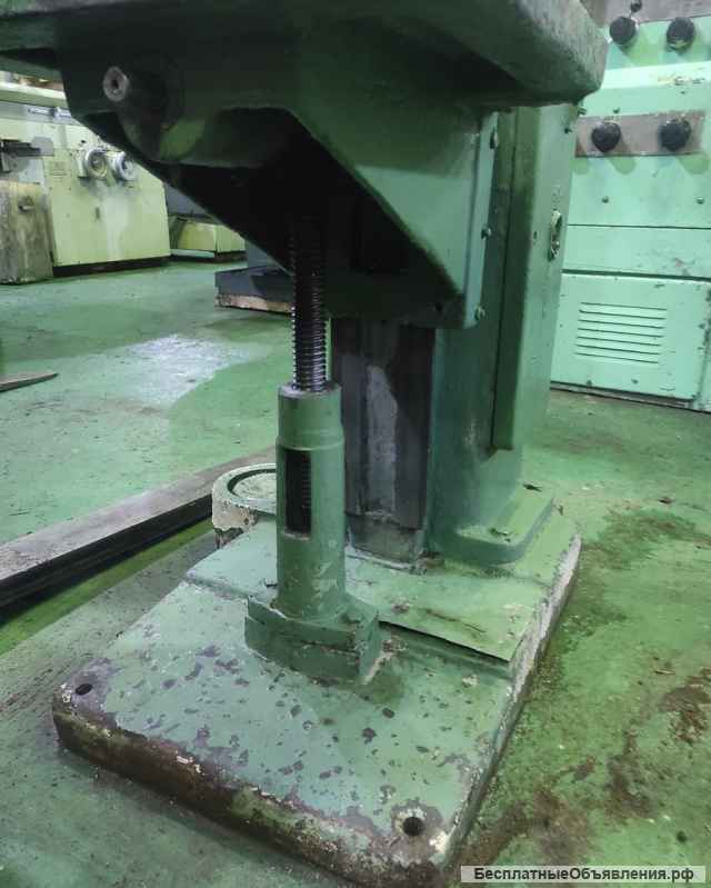 Вертикальный сверлильный станок 2Н118