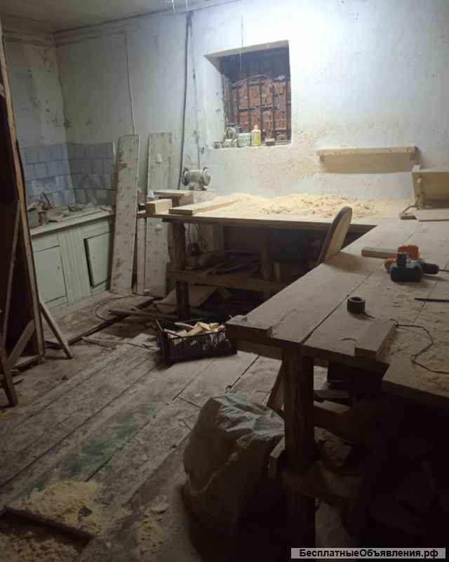 Здания и гараж