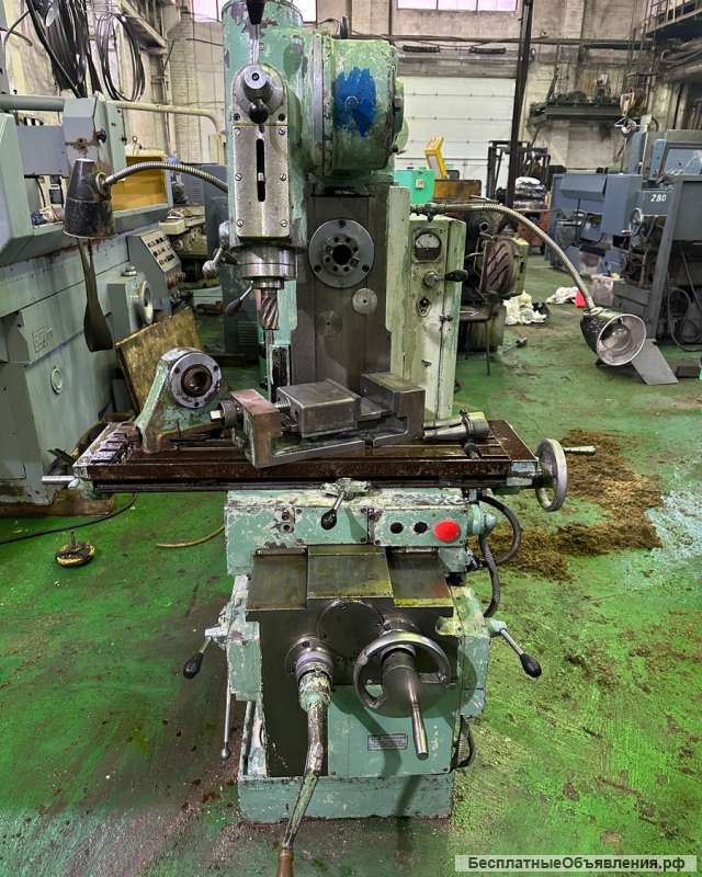 Широкоуниверсальный фрезерный станок 6р80ш