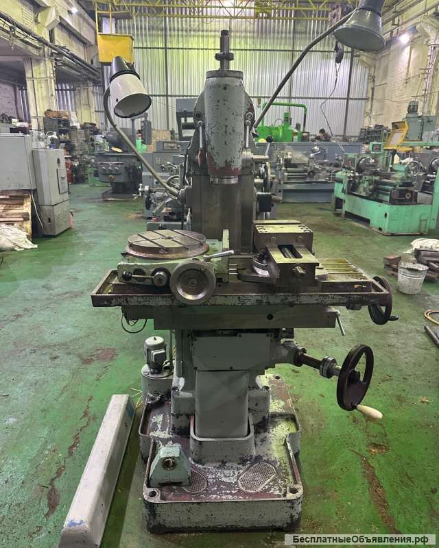 Широкоуниверсальный фрезерный станок СФ-676-1