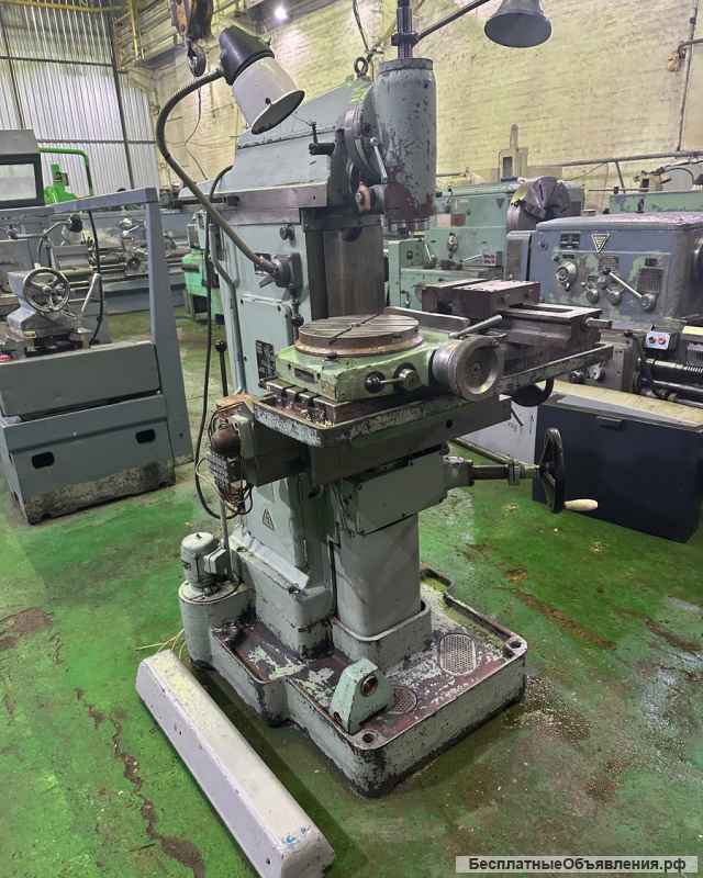 Широкоуниверсальный фрезерный станок СФ-676-1