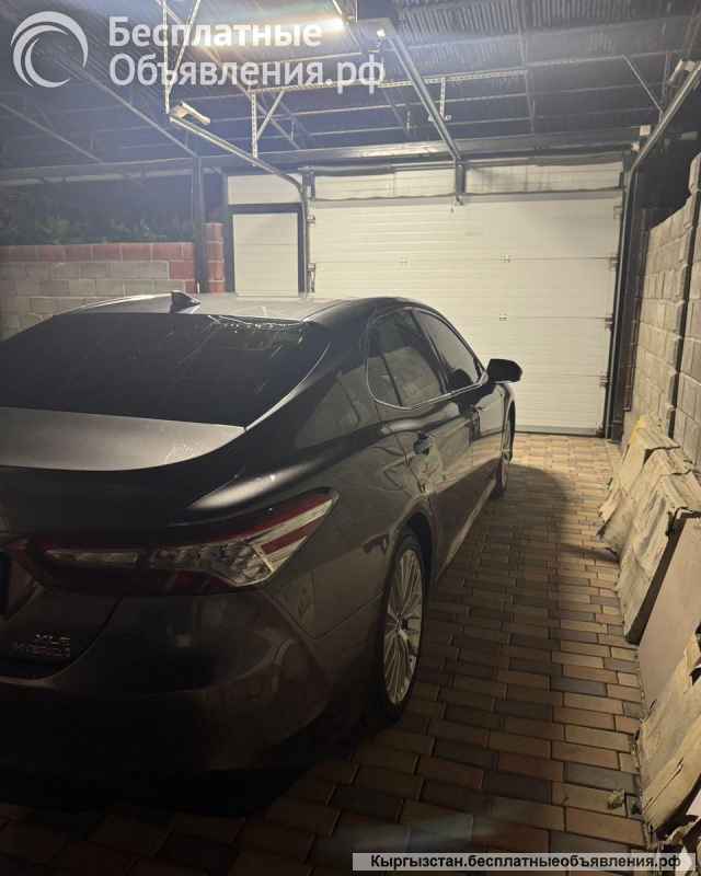 Комфортный и экономичный седан Toyota Camry 70 HYBRID