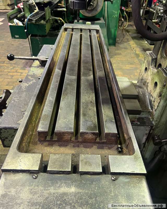 Станок фрезерный широкоуниверсальный 6Р82Ш