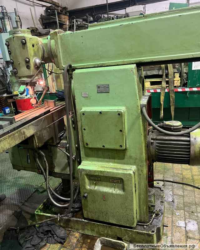 Станок фрезерный широкоуниверсальный 6Р82Ш