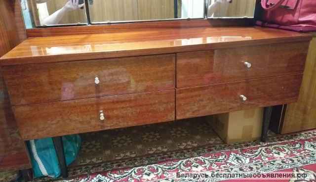 Трильяж полироль из СССР (туалетный столик), б.у