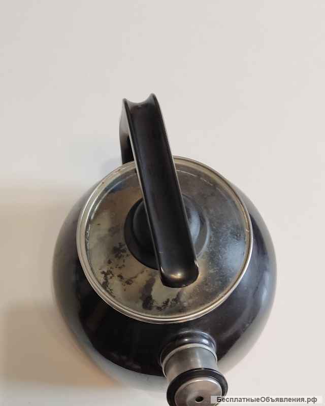 Чайник эмалированный со свистком