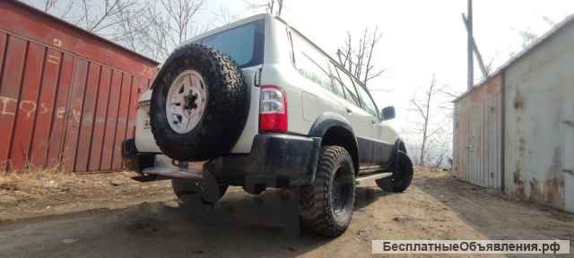 Нисан сафари