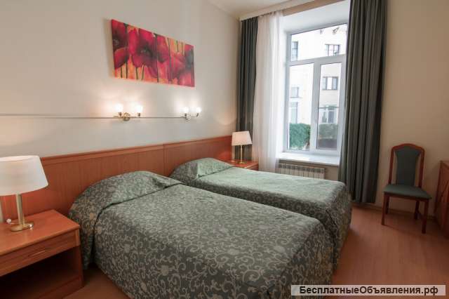 Встречаем белые ночи в 100 метрах от Дворцовой площади Санкт-Петербурга