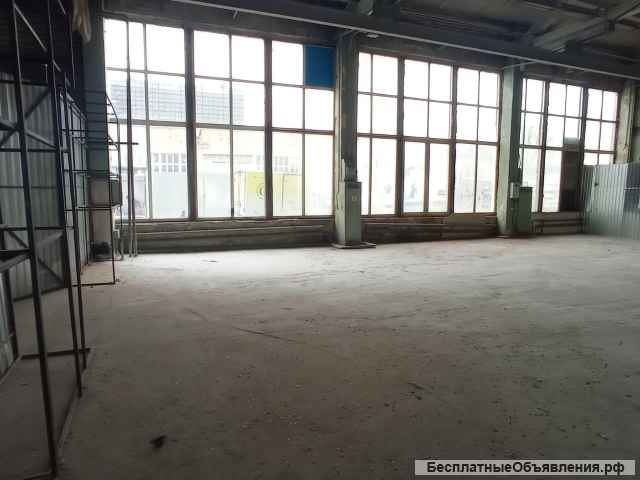 Сдается отапливаемое помещение площадью 180 м2