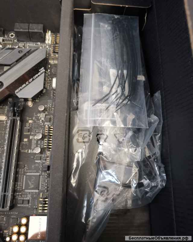 ASUS ROG MAXIMUS XI GENE (RTL) LGA1151 Z390 идеальная