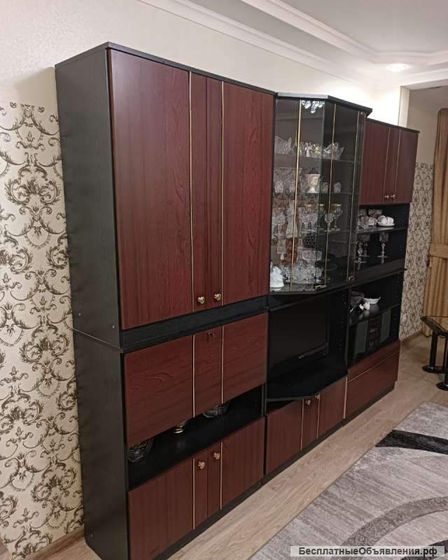 Стенку для гостинной б/у