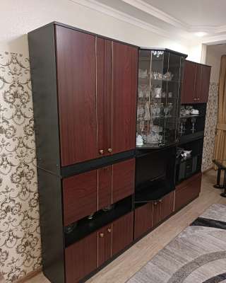 Стенку для гостинной б/у