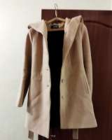 Зимнее бежевое пальто