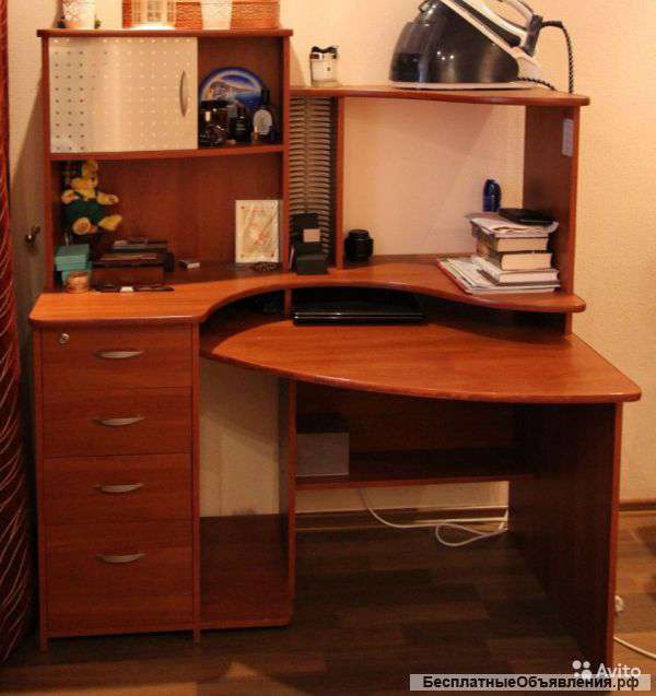 Компьютерный/письменный стол