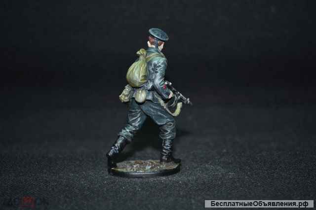 Оловянный солдатик 54 мм. Краснофлотец с автоматом Томсон, Северный флот. 1941 - 1943 гг.