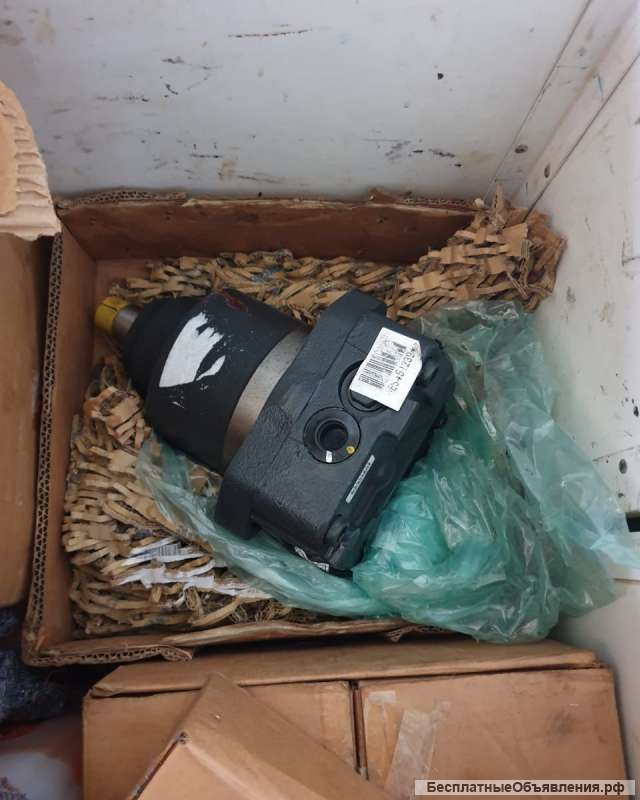 Гидромотор вентилятора KOMATSU 708-1T-00421