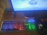 Клавиатуру и мышь (комплект) с подсветкой