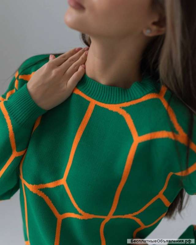 Стильный свитер