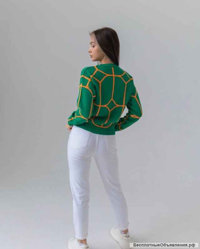 Стильный свитер