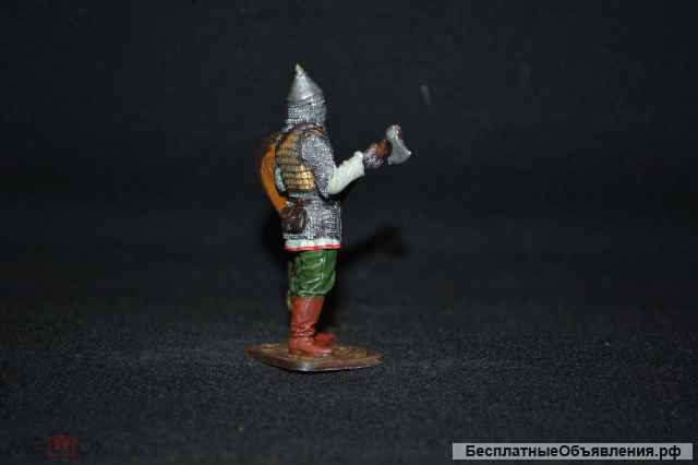 Оловянный солдатик 54 мм. Русский воин с топором 14 век.
