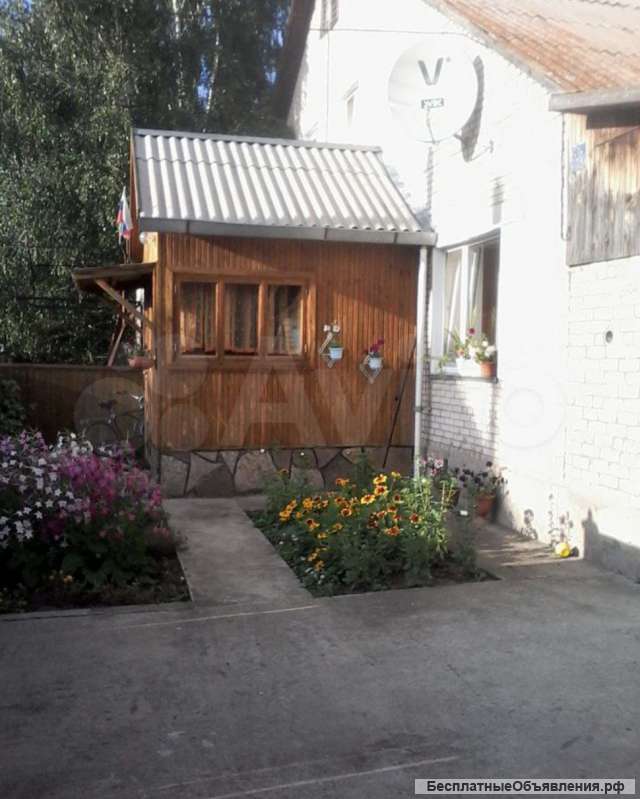 1/2 дома на земле в селе тесь