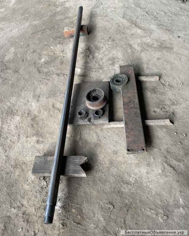 Трехгранный вал вращателя УГБ 50 в сборе