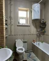 Дом, 2 этажа, 8 комнат, Ахунбаева/ Каралаева, 180 000 $, б/п