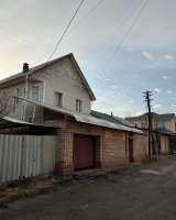 Дом, 2 этажа, 8 комнат, Ахунбаева/ Каралаева, 180 000 $, б/п