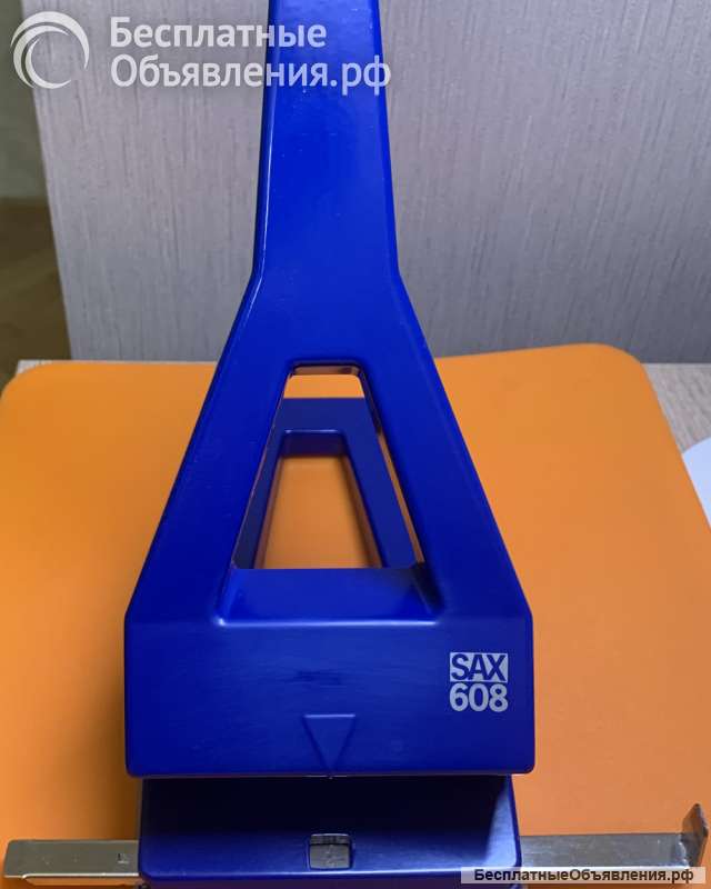 Дырокол SAX 608 (на 63 листа) (Польша)
