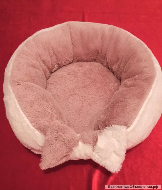 Лежаночка для кошек и маленьких собачек