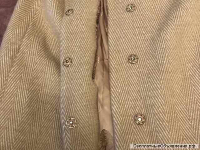 Пальто демисезонное новое Dolchemoda-48