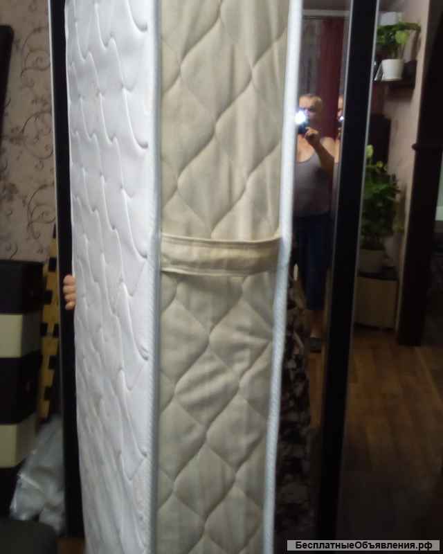 Кровать и матрас