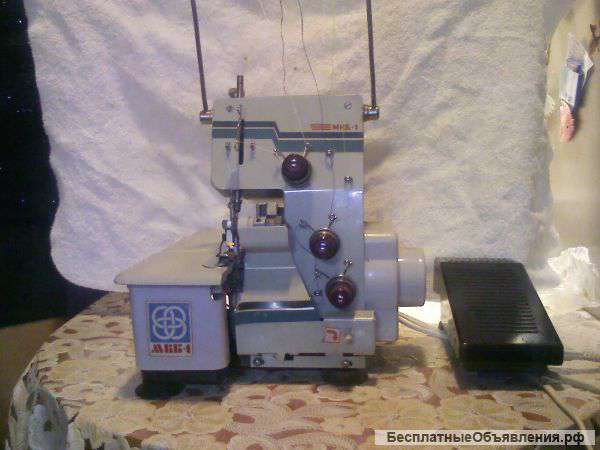 Подаются два оверлока