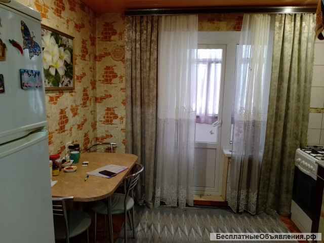 729 продам 2х ком квартиру в г. Новошахтинск 52 кв.м