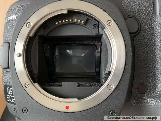 Зеркальная камера Canon 5D mark III