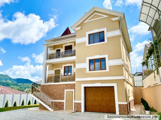 3-этажный дом с мансардой в Сочи