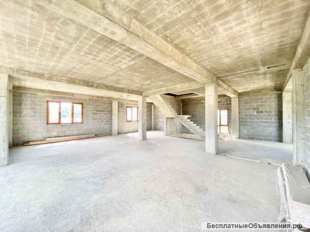 3-этажный дом с мансардой в Сочи