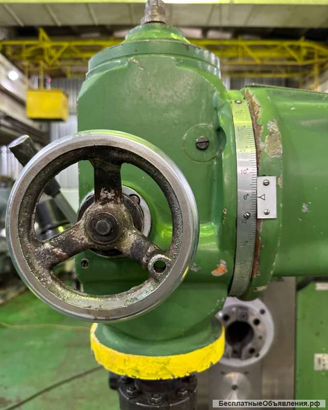 Широкоуниверсальный фрезерный станок ФУ-320